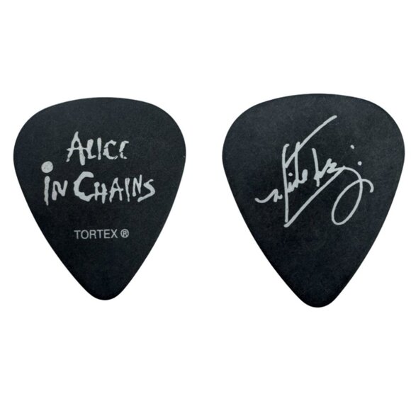 Alice in Chains Mike Inez Signature Black Tour Guitar Pick 2006 STAGE USED - Picture 1 of 3